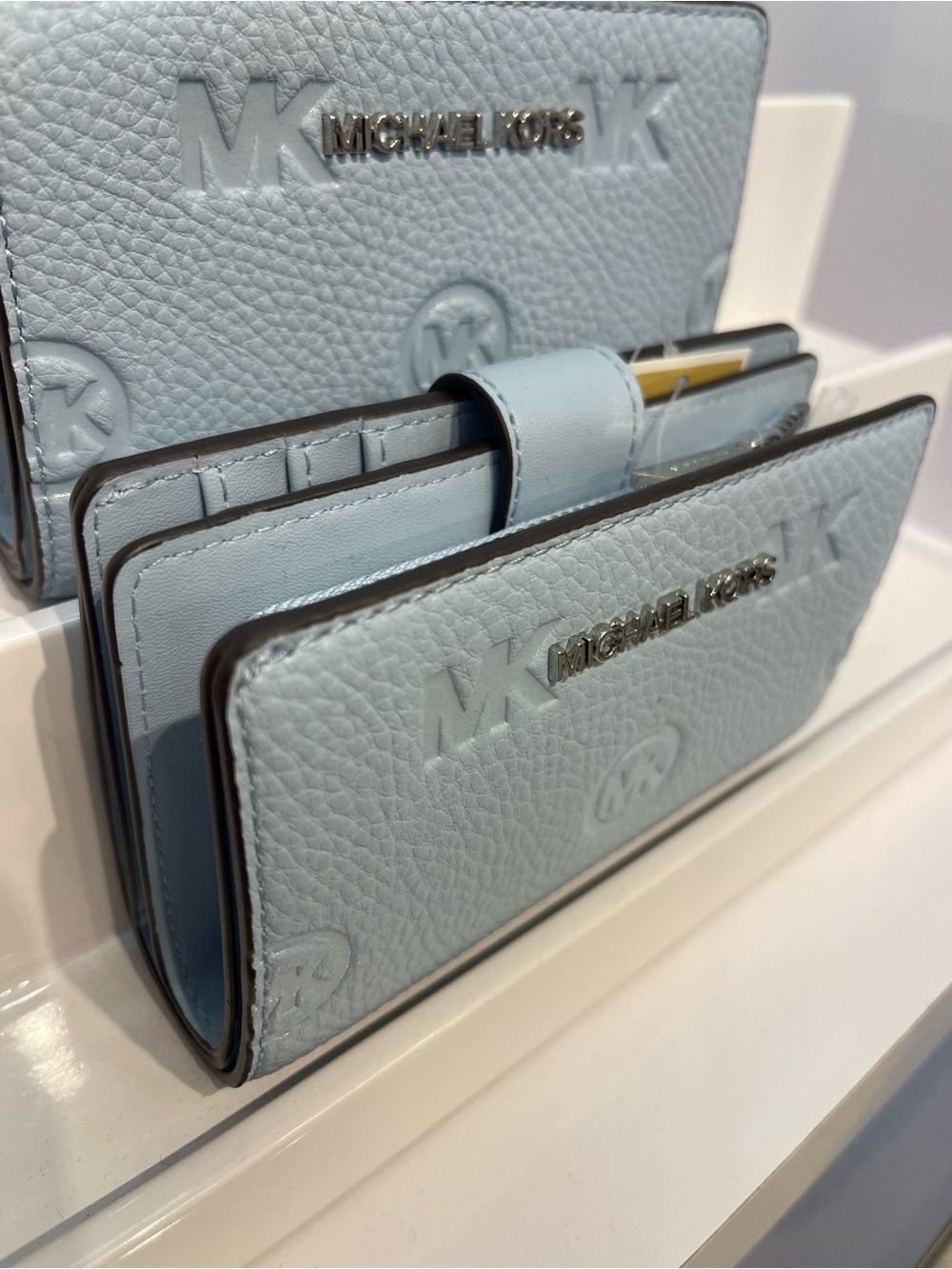 Michael Kors Jet Set Travel Md MK Logo Debossed Bifold Wallet
Pale Ocean 
NWT - Picture 2 of 16